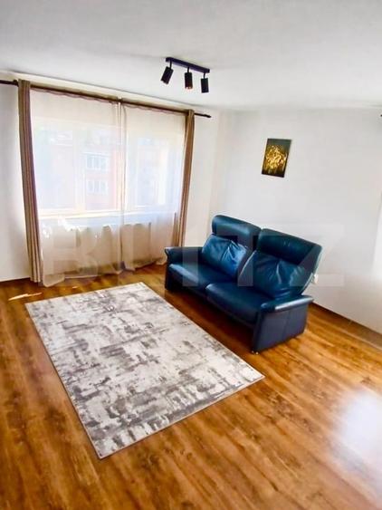 Apartament cu 3 camere decomandat, mobilat în Centrul Civic