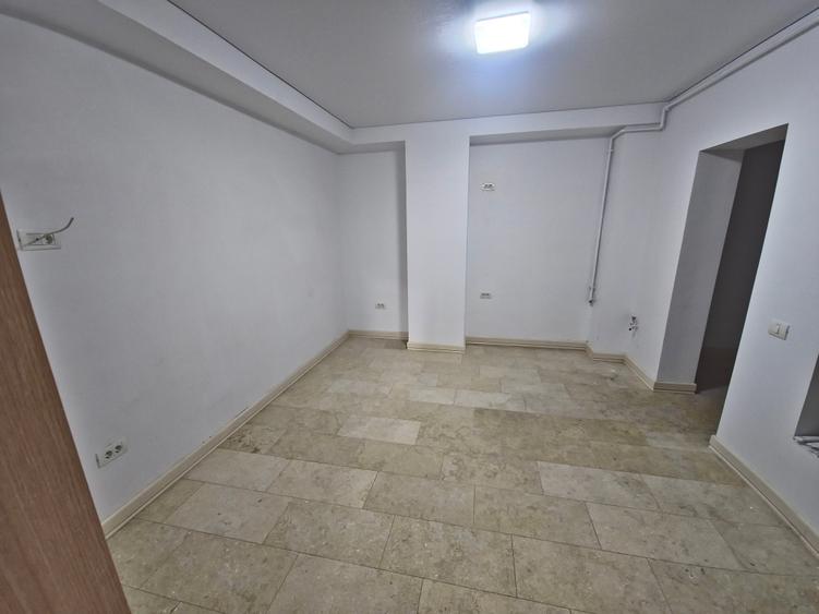 Birou, de 47 mp, în Central