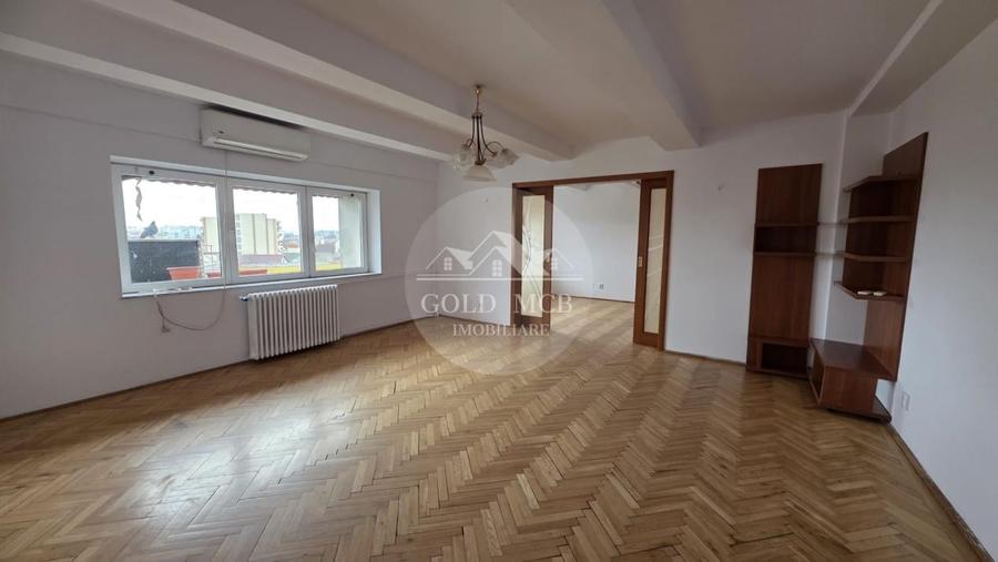 Apartament cu 4 camere circular, mobilat în Matei Voievod