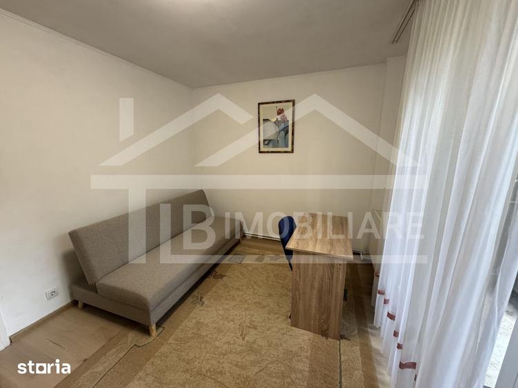 Apartament cu 2 camere semidecomandat în 22 Decembrie 1989