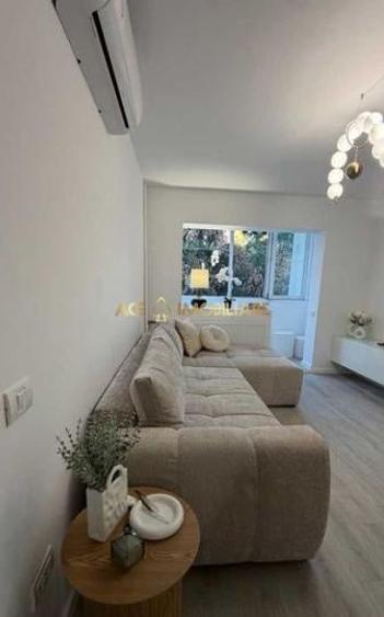 Apartament cu 4 camere decomandat, mobilat în Ștefan cel Mare