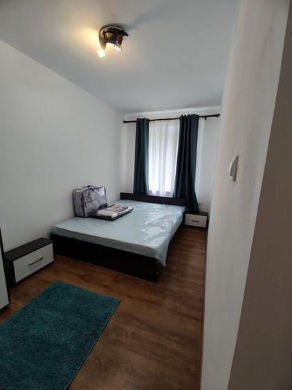 Apartament cu 4 camere decomandat în Deve