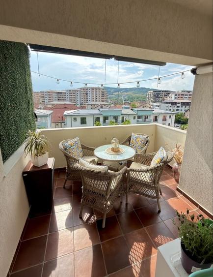 Apartament cu 2 camere decomandat în Bratia din Deal