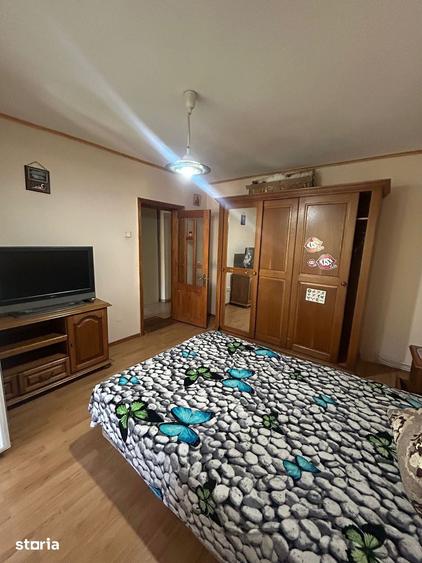 Apartament cu 3 camere decomandat în Sud