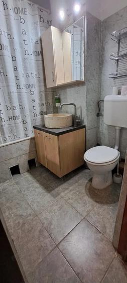 Apartament cu 3 camere decomandat în Girocului