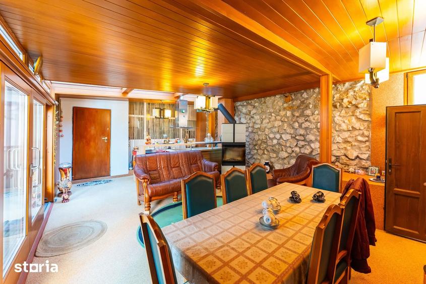 Casă cu 5 camere cu Teren 1402 Mp în Găvana