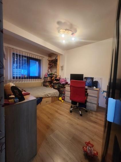 Apartament de 3 camere, 70 mp, parcare, curte/gradina 75 mp - 4