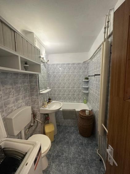 Apartament cu 2 camere decomandat, mobilat în Rovine