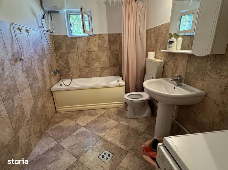 Casă cu 4 camere cu Canalizare în Lazu