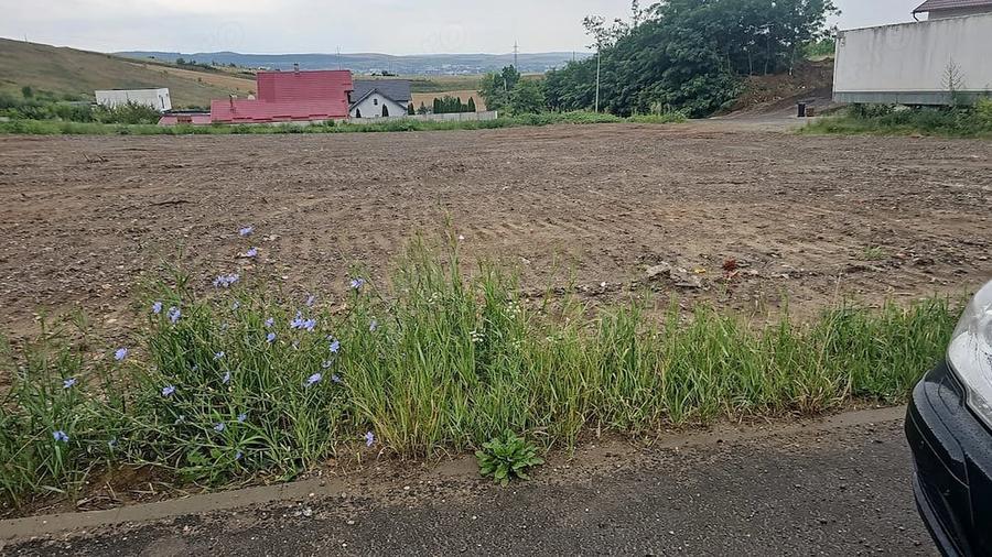 Teren de 500 mp, în Nazna
