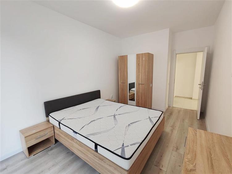 Apartament cu 3 camere decomandat, mobilat în Nord-Est