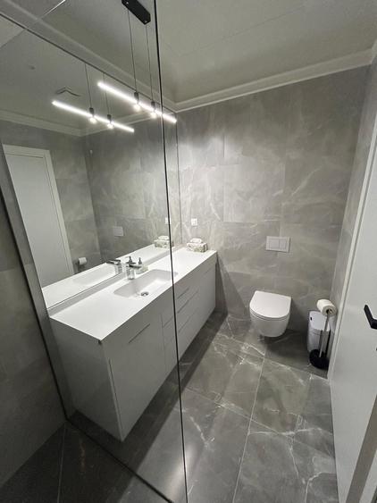 Apartament cu 4 camere decomandat în Cotroceni