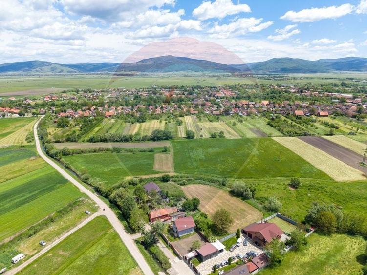 Teren agricol extravilan de 25100 mp, în Prejmer