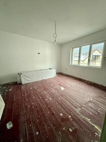 Casă individuală cu 4 camere cu Teren 313 Mp în Schei