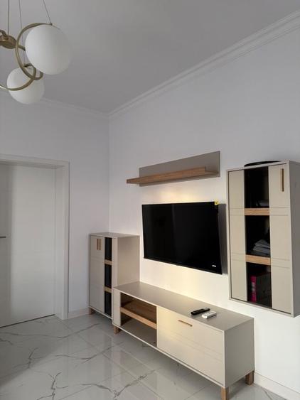 Apartament cu 2 camere decomandat în Giroc