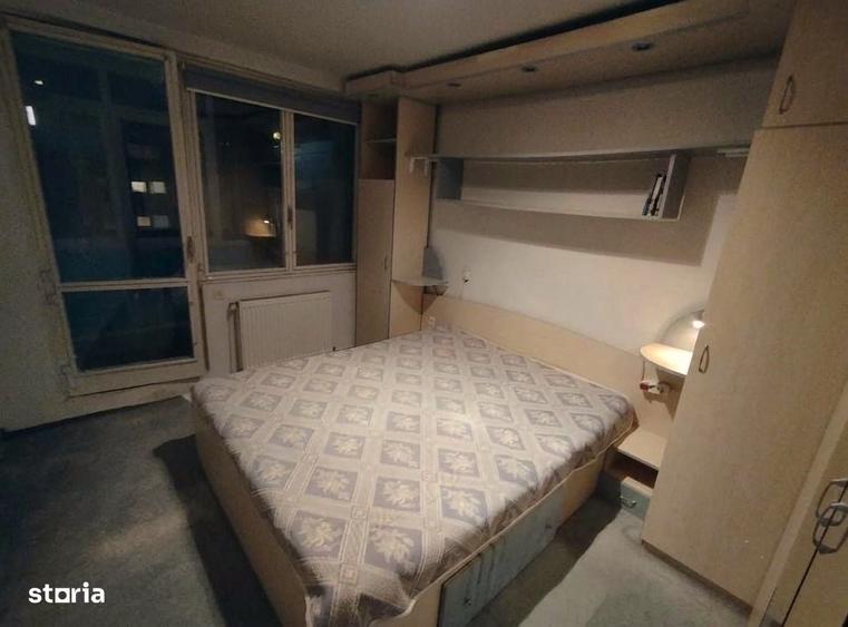 Apartament cu 3 camere semidecomandat în Titan