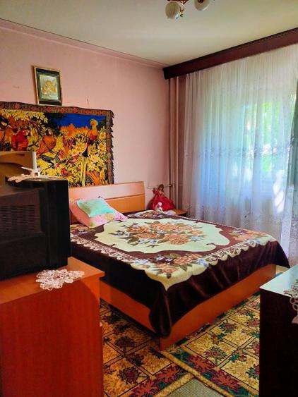 Apartament cu 3 camere decomandat în Exterior Vest