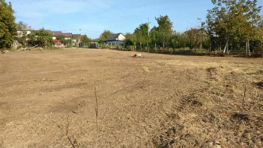 Teren de 3600 mp, în Ciurbești