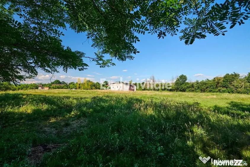 Casă cu 1 camere cu Teren 1100 Mp în Budeasa