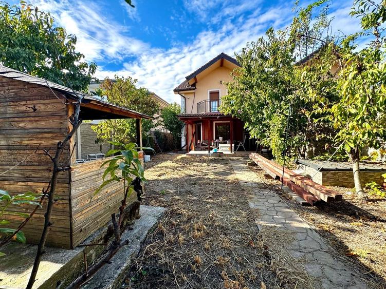 Duplex cu 5 camere cu Canalizare în Dumbrăvița
