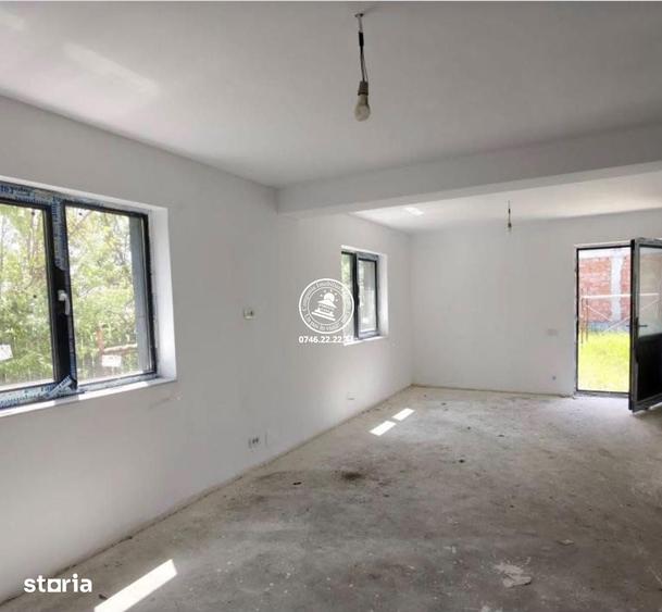 Casă cu 4 camere cu Teren 450 Mp în Central