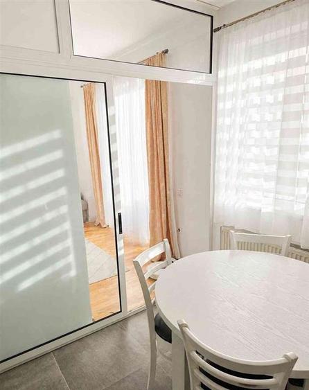 Apartament cu 3 camere decomandat, mobilat în Turnișor