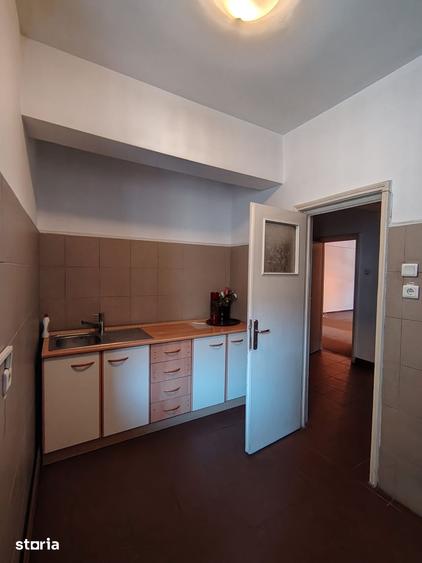 Piata Romana, Magheru 4 camere - 4