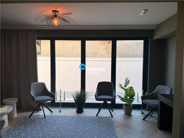 Casă cu 6 camere cu Teren 520 Mp în Băneasa