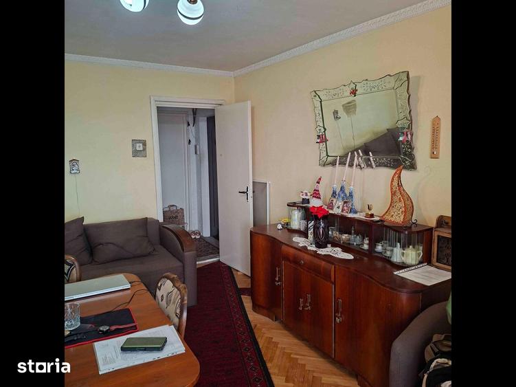 Apartament cu 3 camere în Calea București