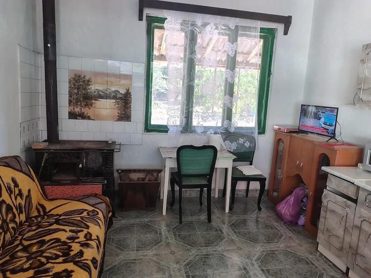 Casă cu 4 camere cu Teren 1700 Mp în Chisindia