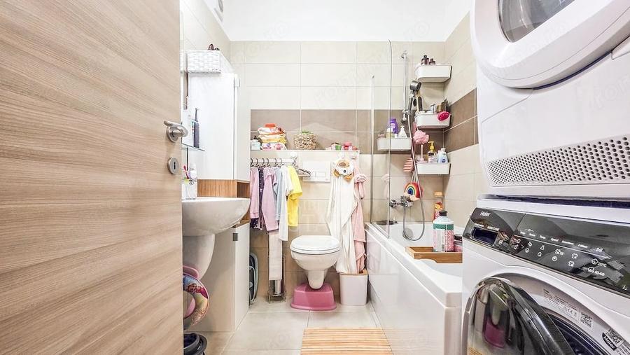 Apartament cu 3 camere decomandat în Prelungirea Ghencea
