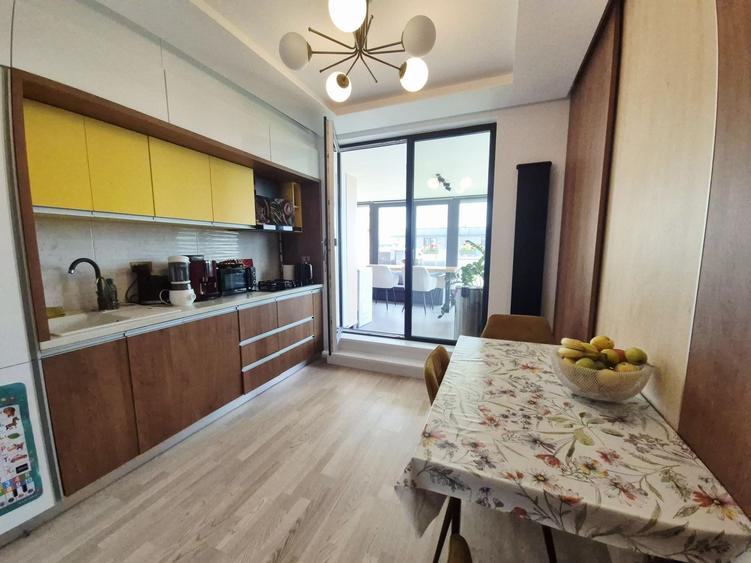 Apartament cu 4 camere decomandat în Central