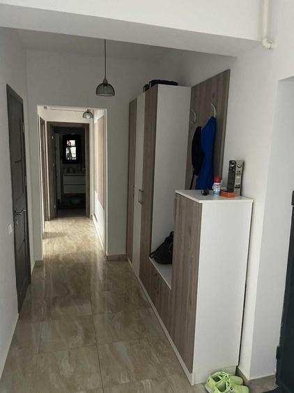 Apartament cu 3 camere decomandat în Păcii