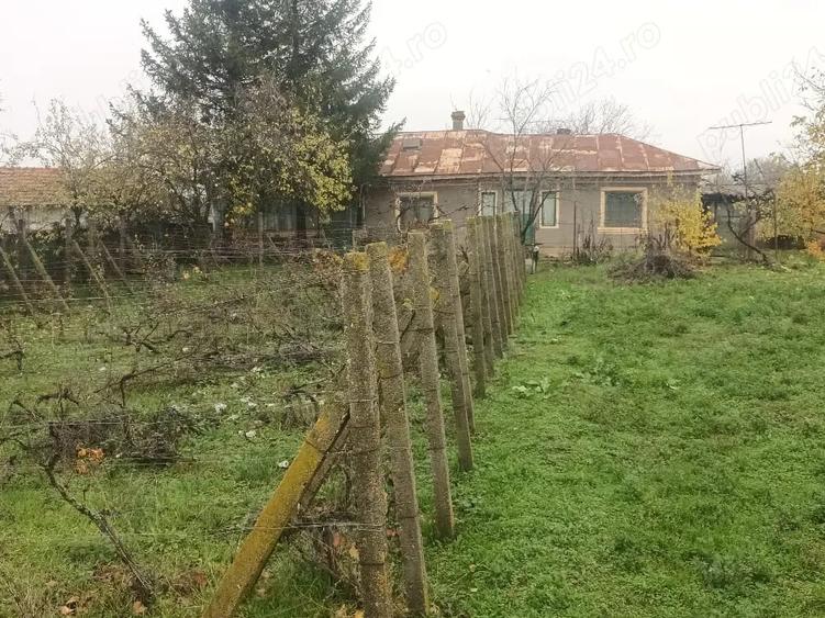 Casă cu 3 camere cu Teren 1100 Mp în Socetu