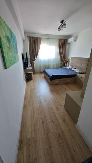 Apartament cu 3 camere decomandat în 9 Mai