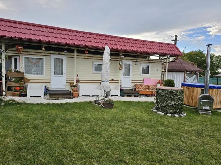 Casă cu 3 camere în Mărcești