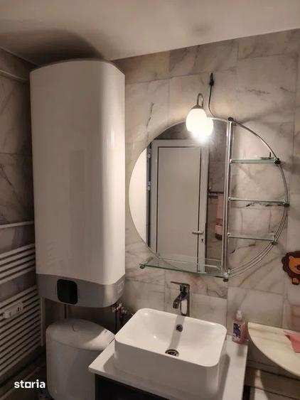 Apartament cu 3 camere decomandat, mobilat în Tei