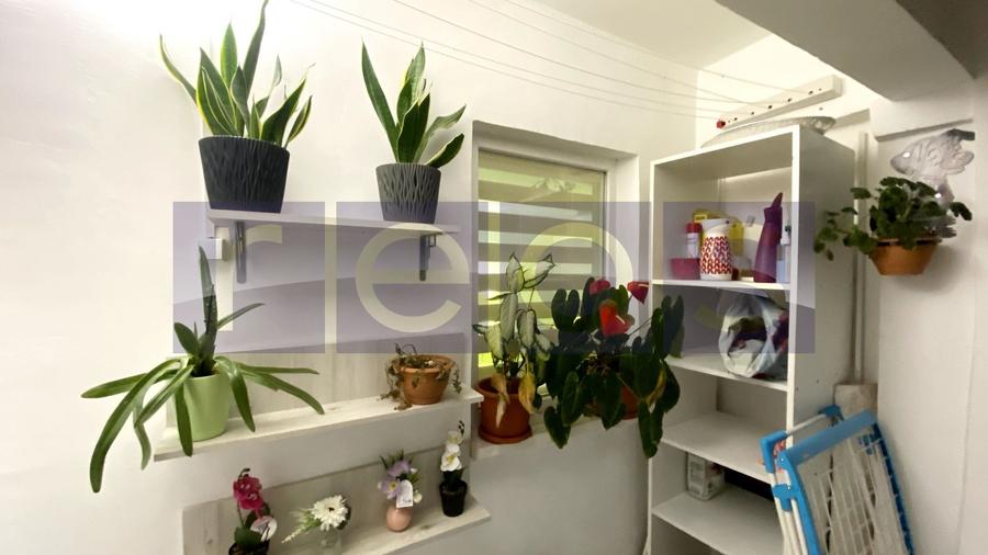 Apartament cu 3 camere decomandat în Drumul Sării