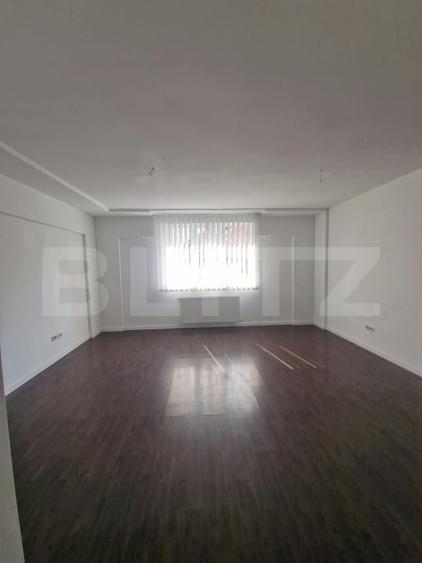 Apartament cu 3 camere decomandat în Centrul Civic
