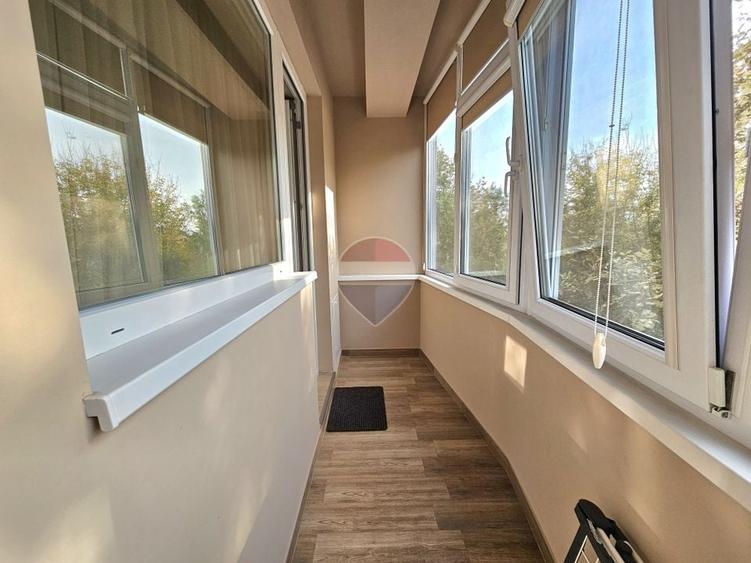 Apartament cu 2 camere semidecomandat, mobilat în Dacia