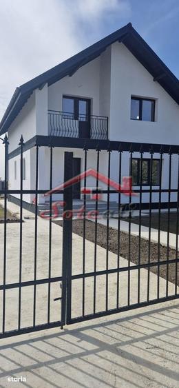 Casă cu 4 camere cu Teren 500 Mp în Cornu