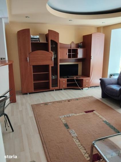 Apartament cu 3 camere în Plopilor