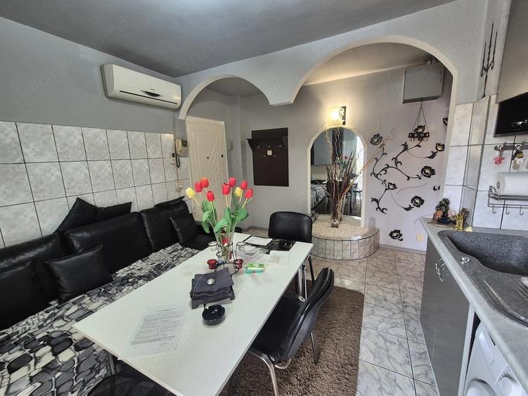 Apartament cu 2 camere decomandat în Micro IV