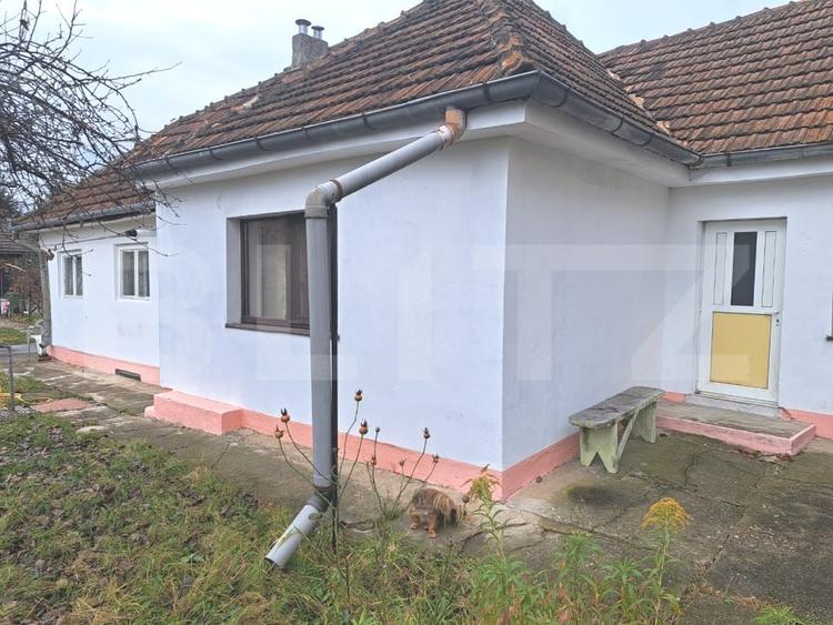 Casă individuală cu 4 camere cu Canalizare în Est