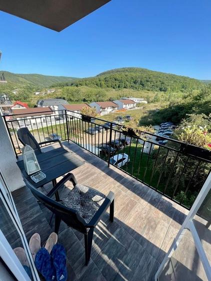 Apartament cu 3 camere decomandat în Florești