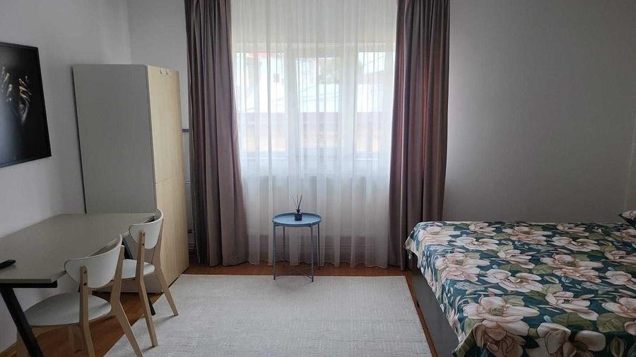 Garsonieră decomandată în Central