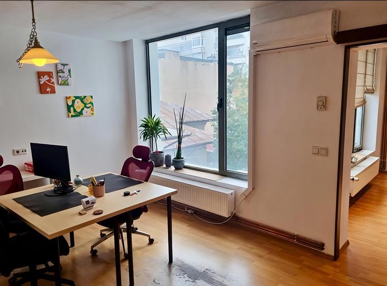 Birou, de 56 mp, în Unirii