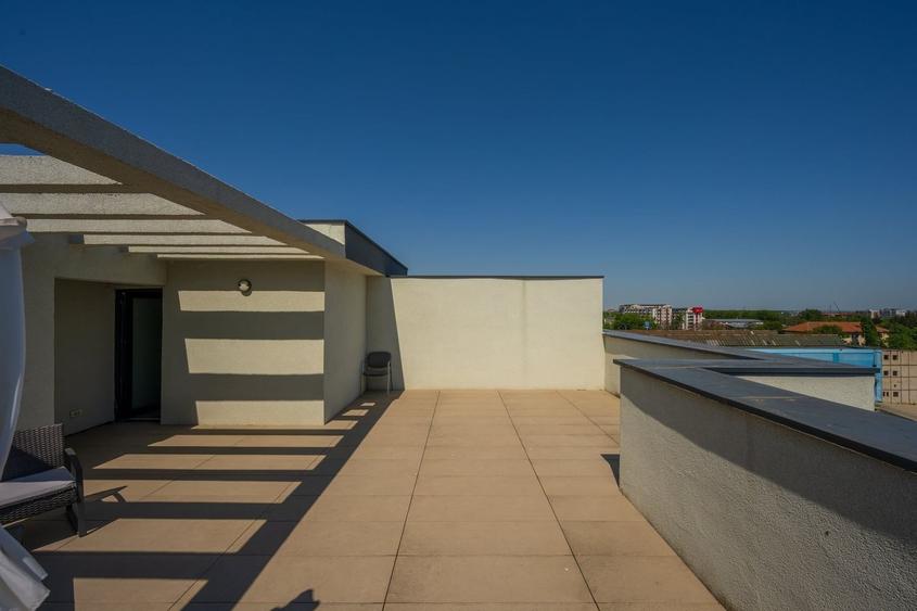 Penthouse cu 2 camere decomandat, mobilat în Apărătorii Patriei