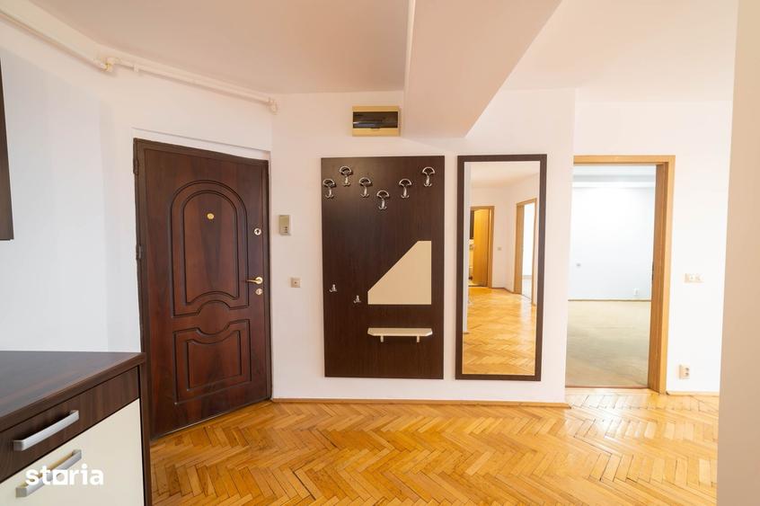 Apartament cu 3 camere în Circumvalațiunii