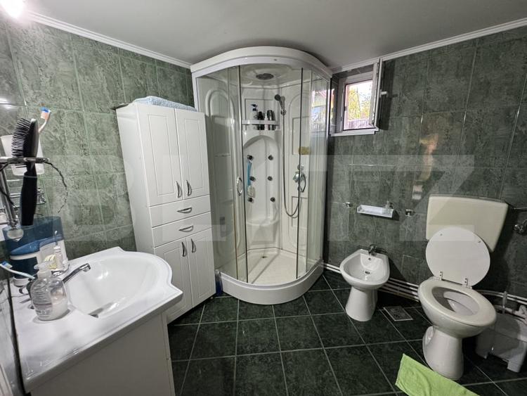 Casă individuală cu 6 camere cu Teren 2500 Mp în Simeria